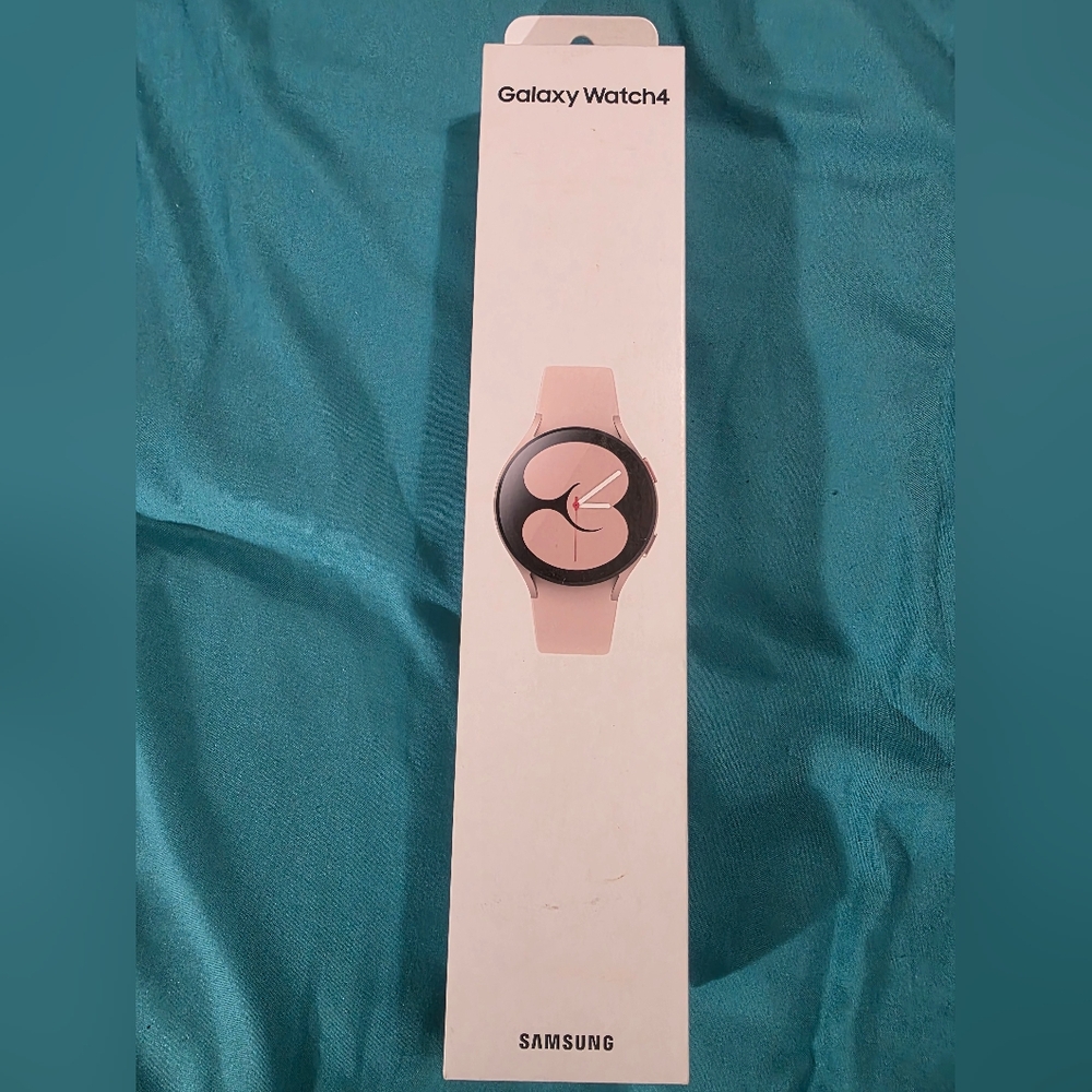 NEW GALAXY PINK GOLD SMART WATCH 4 BRAND NEW IN BOX - Picture 2 of 5